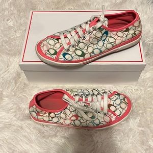 Cute coach shoes size 6